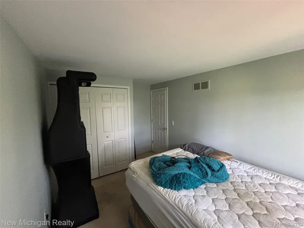 16974 Kingsbrooke Drive Clinton Charter Township MI 48038