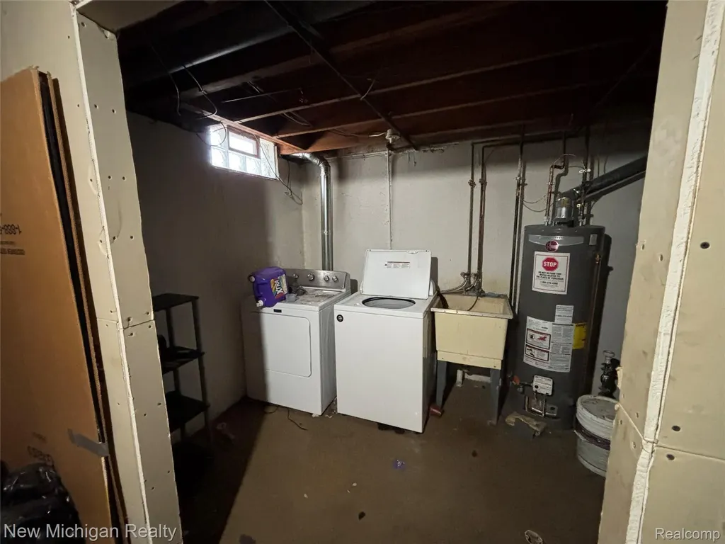 16974 Kingsbrooke Drive Clinton Charter Township MI 48038