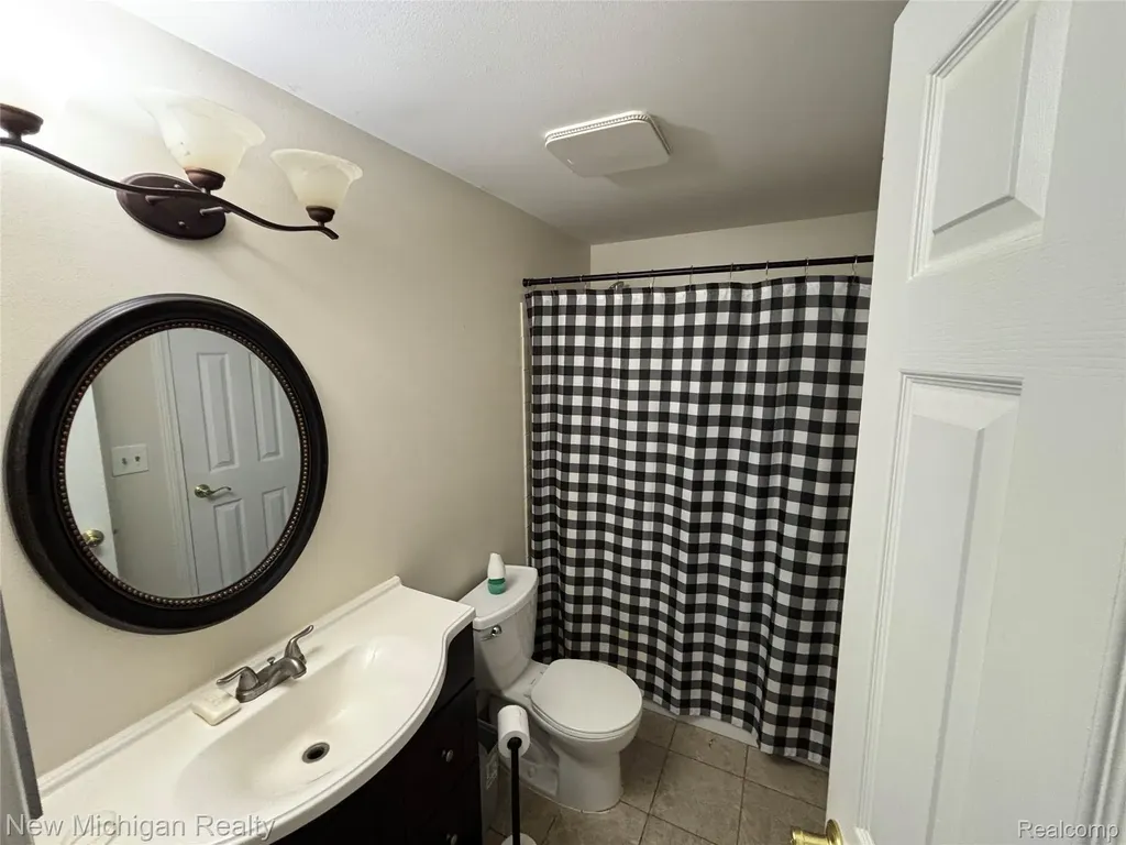 16974 Kingsbrooke Drive Clinton Charter Township MI 48038