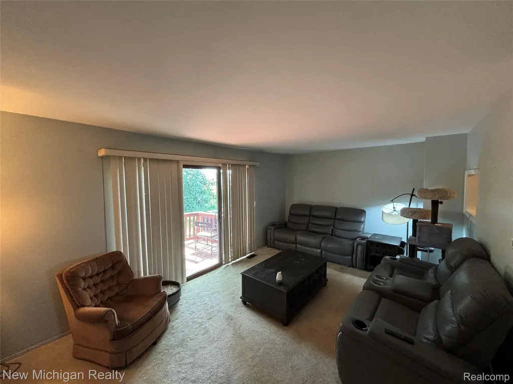 16974 Kingsbrooke Drive Clinton Charter Township MI 48038