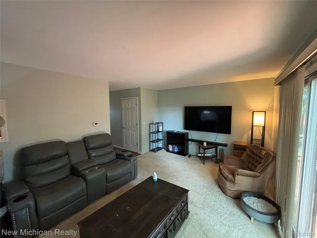 16974 Kingsbrooke Drive Clinton Charter Township MI 48038