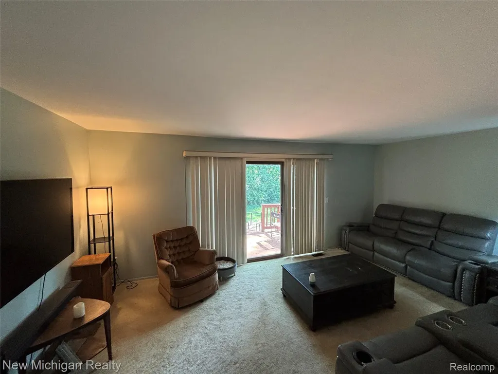 16974 Kingsbrooke Drive Clinton Charter Township MI 48038