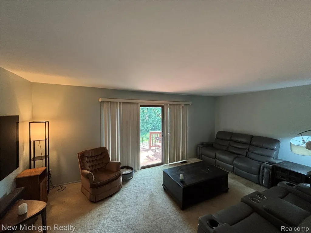 16974 Kingsbrooke Drive Clinton Charter Township MI 48038