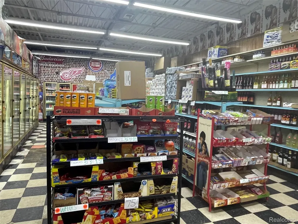 8065 W 8 Mile Road Detroit City MI 48221