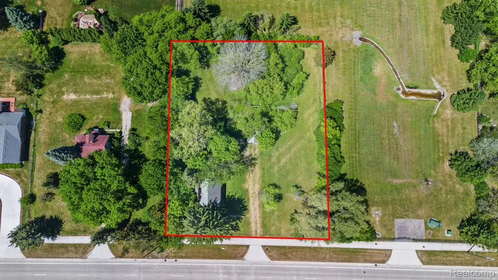 42021 Dequindre Road Troy City MI 48085