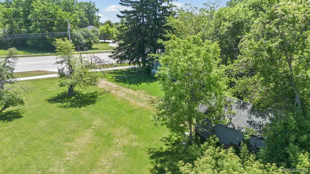 42021 Dequindre Road Troy City MI 48085