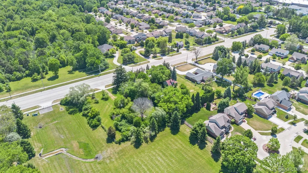 42021 Dequindre Road Troy City MI 48085