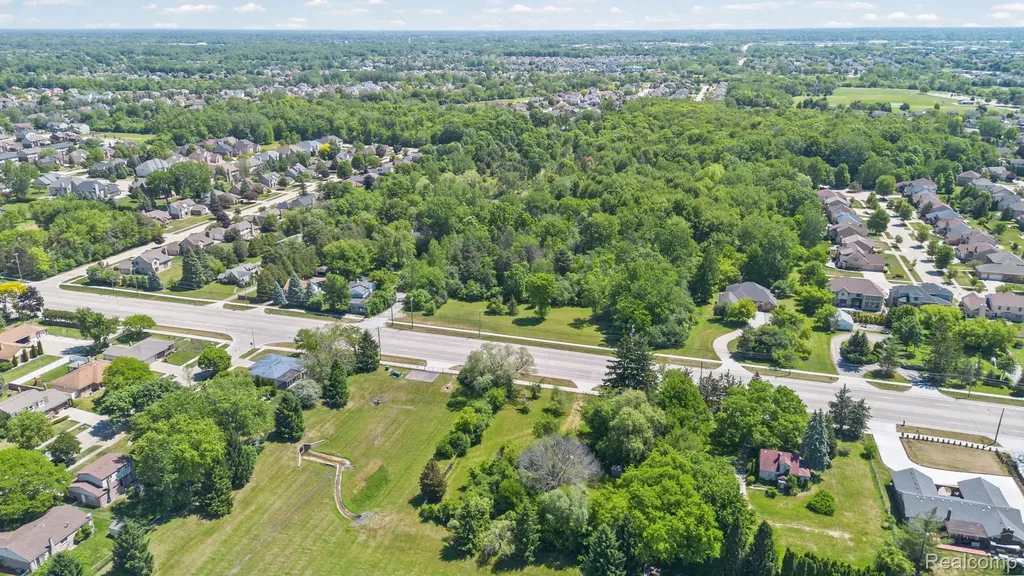42021 Dequindre Road Troy City MI 48085