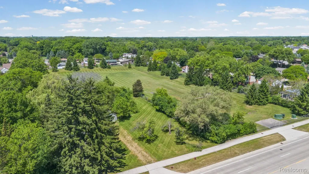42021 Dequindre Road Troy City MI 48085