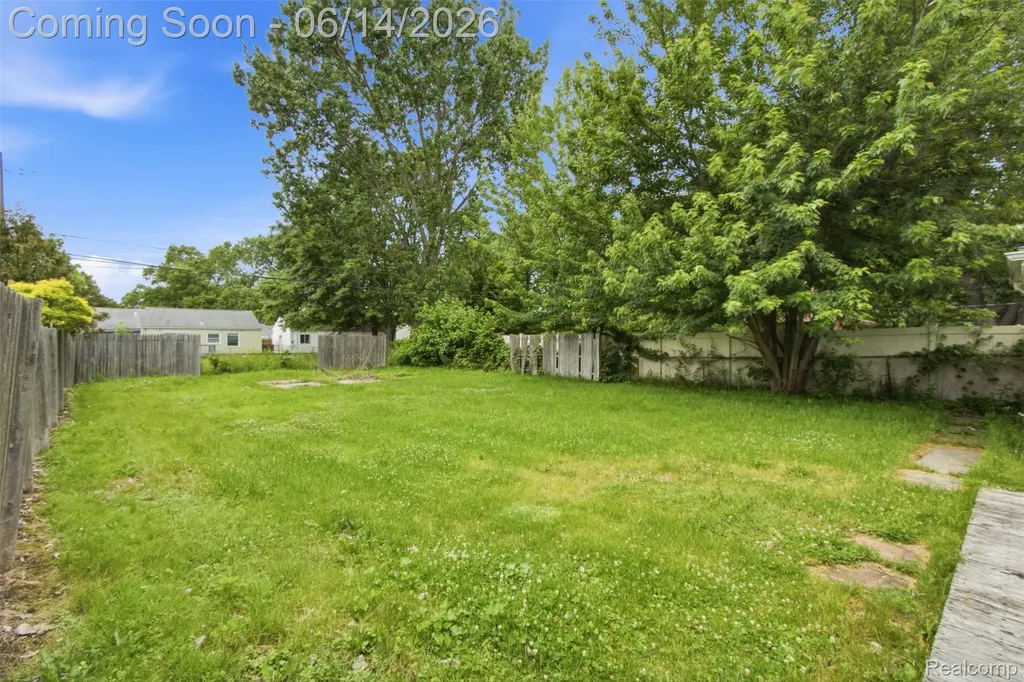 26295 Kathy Street Roseville City MI 48066