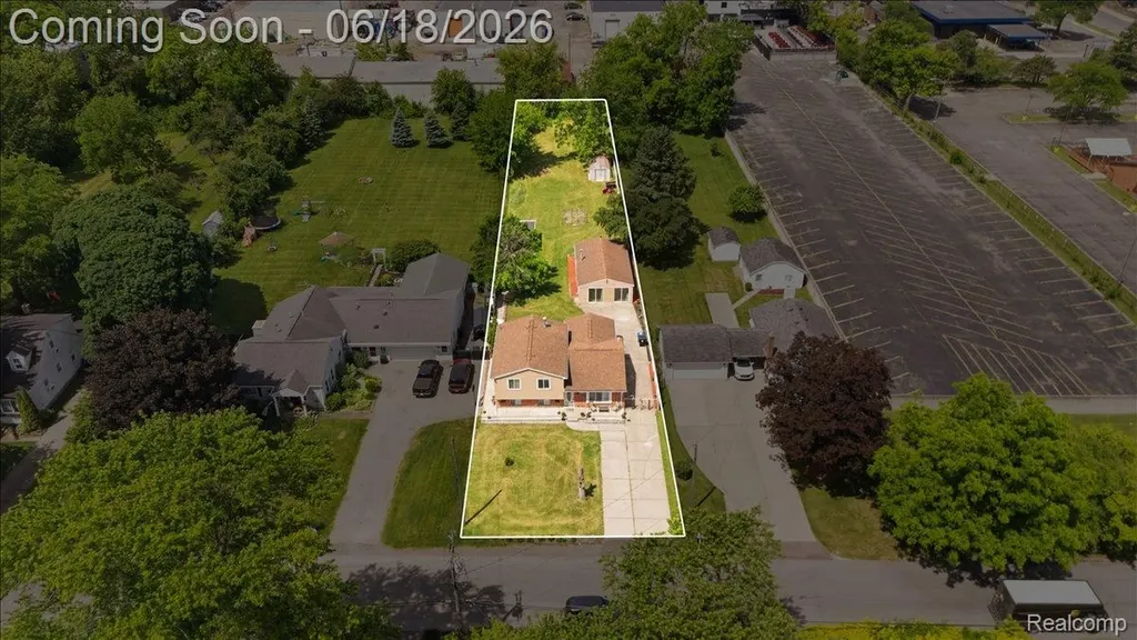 13575 Mercedes Redford Charter Township MI 48239