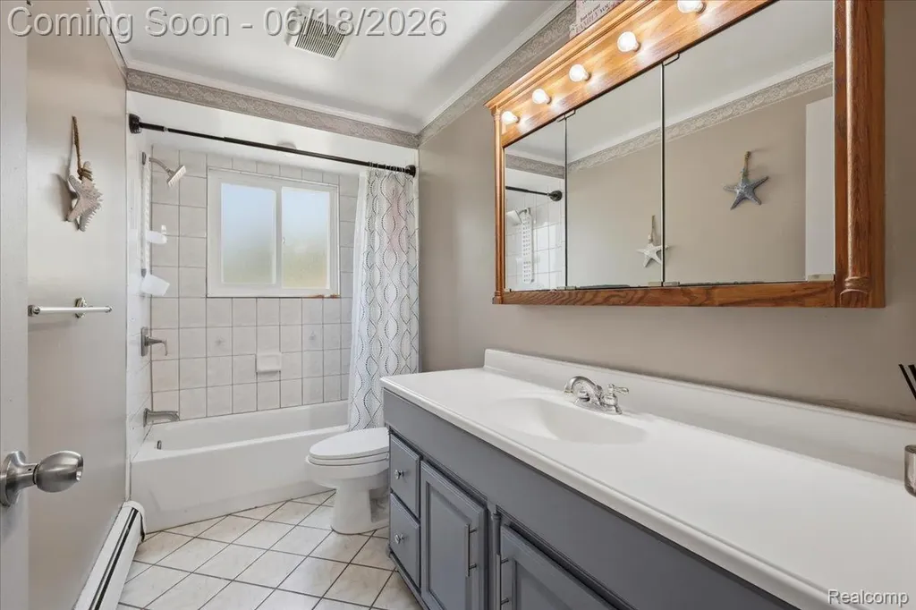 13575 Mercedes Redford Charter Township MI 48239