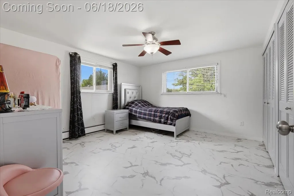 13575 Mercedes Redford Charter Township MI 48239