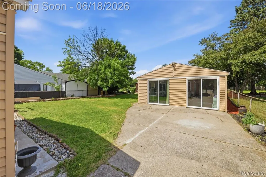 13575 Mercedes Redford Charter Township MI 48239