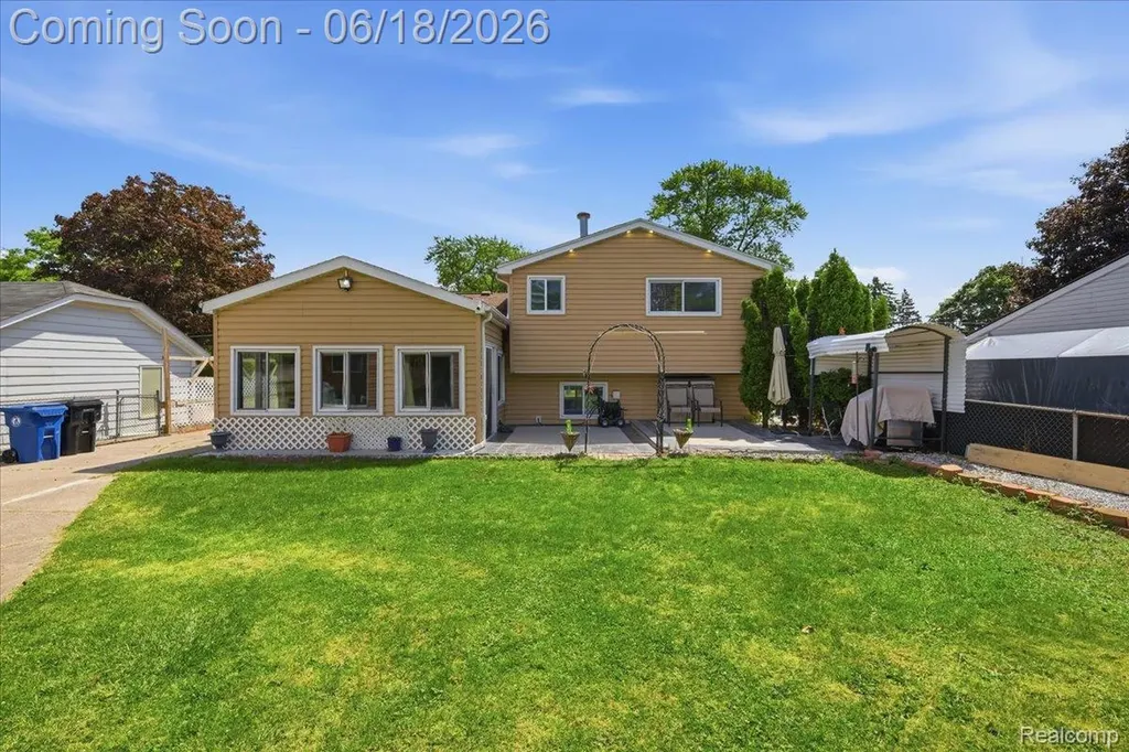 13575 Mercedes Redford Charter Township MI 48239