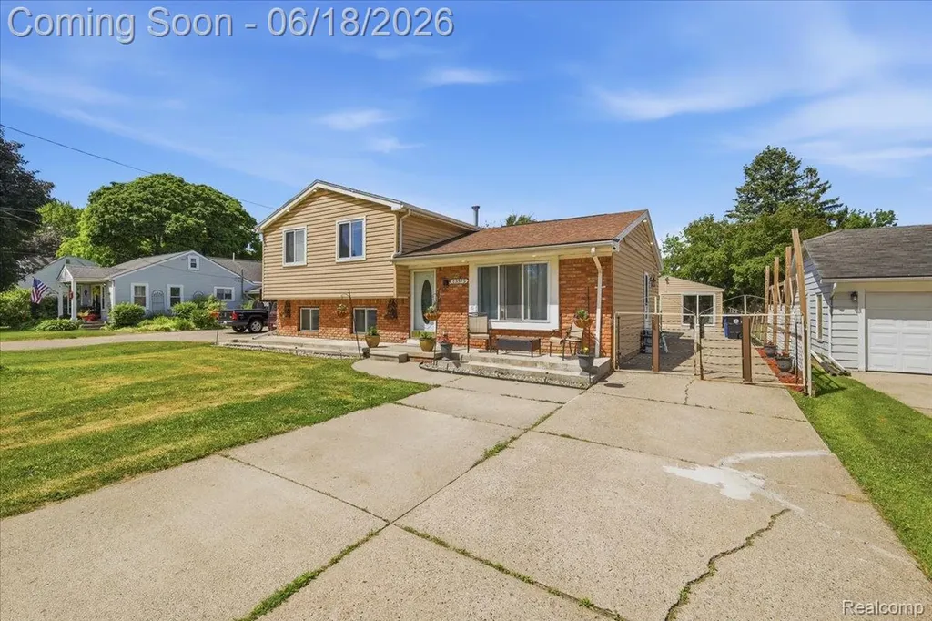 13575 Mercedes Redford Charter Township MI 48239