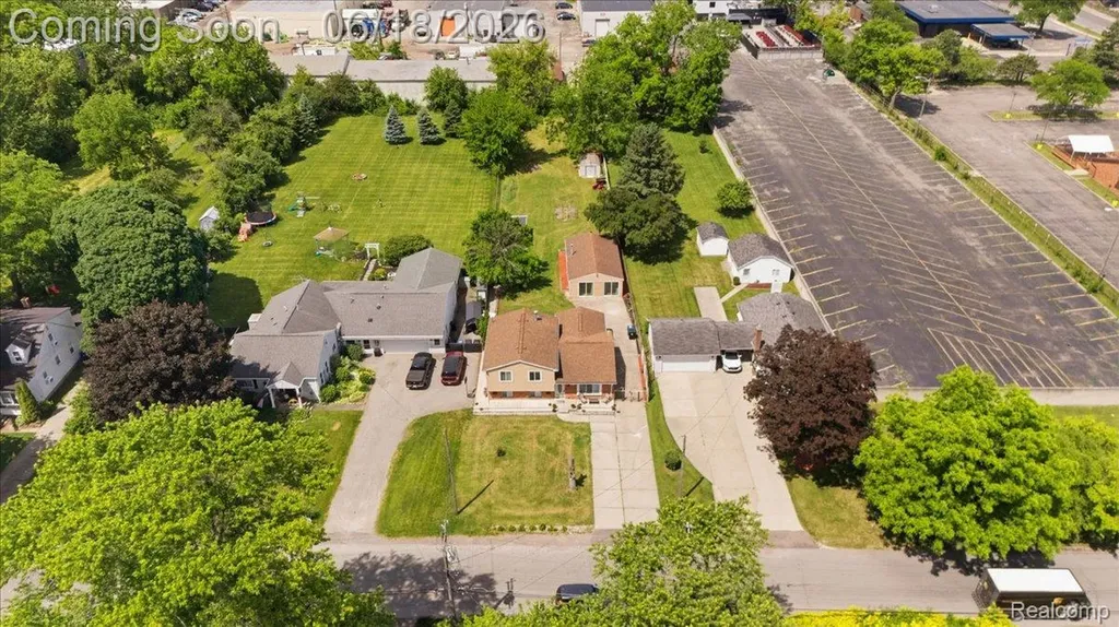 13575 Mercedes Redford Charter Township MI 48239