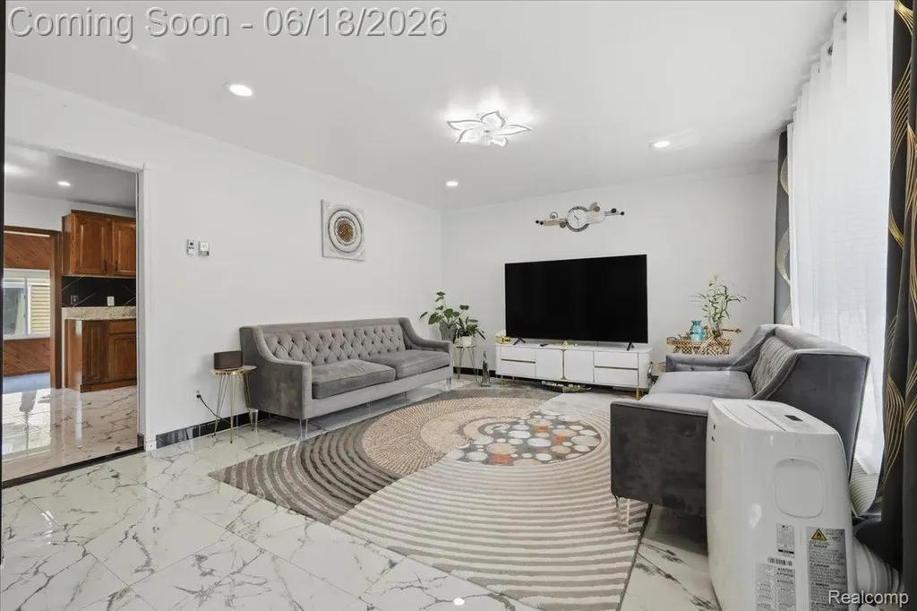 13575 Mercedes Redford Charter Township MI 48239