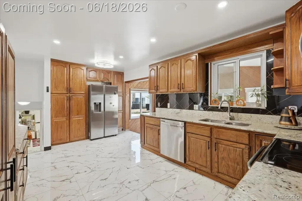 13575 Mercedes Redford Charter Township MI 48239