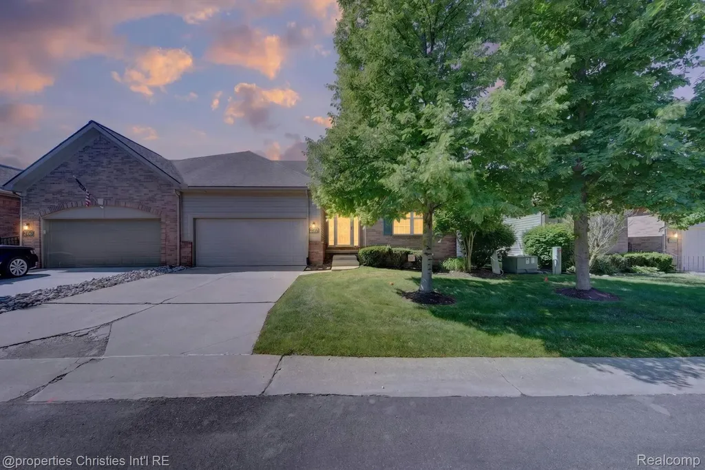 237 Winslow Circle Commerce Charter Township MI 48390