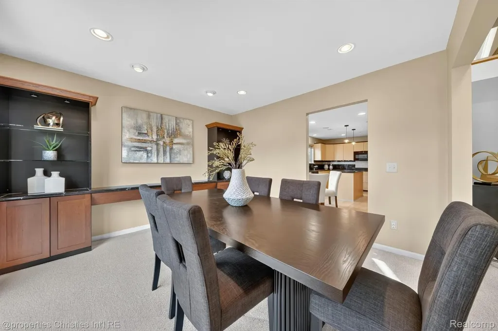 237 Winslow Circle Commerce Charter Township MI 48390
