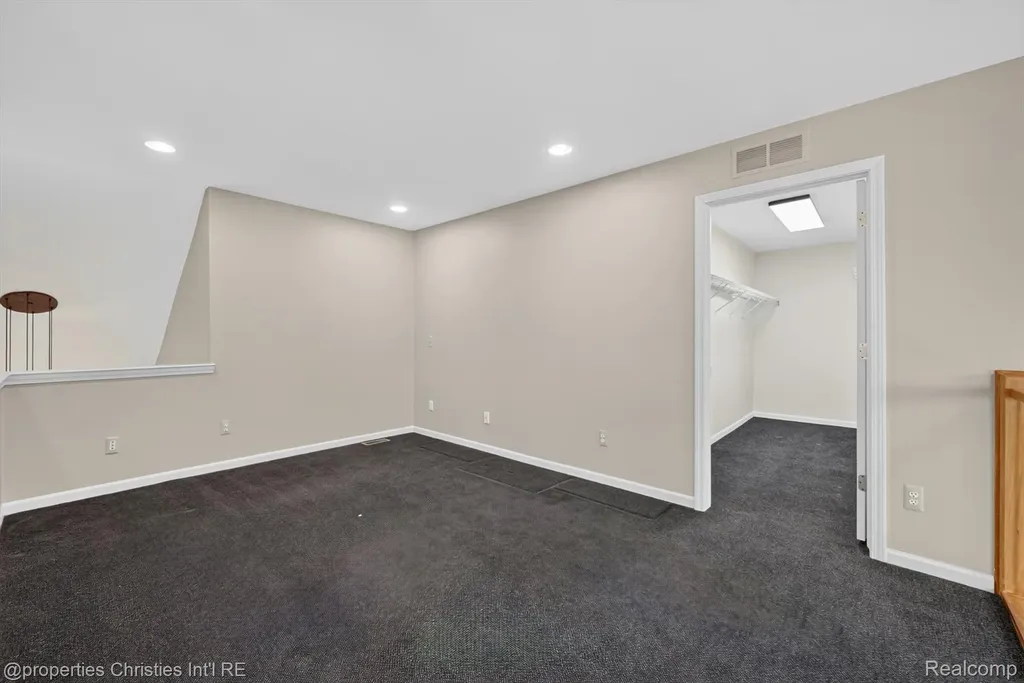 237 Winslow Circle Commerce Charter Township MI 48390