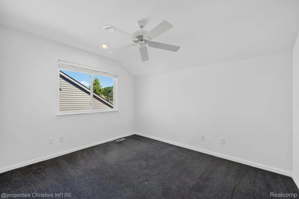 237 Winslow Circle Commerce Charter Township MI 48390