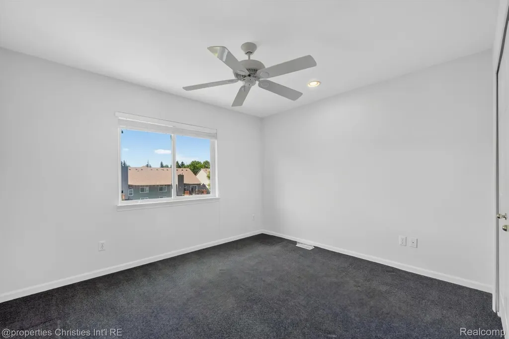 237 Winslow Circle Commerce Charter Township MI 48390