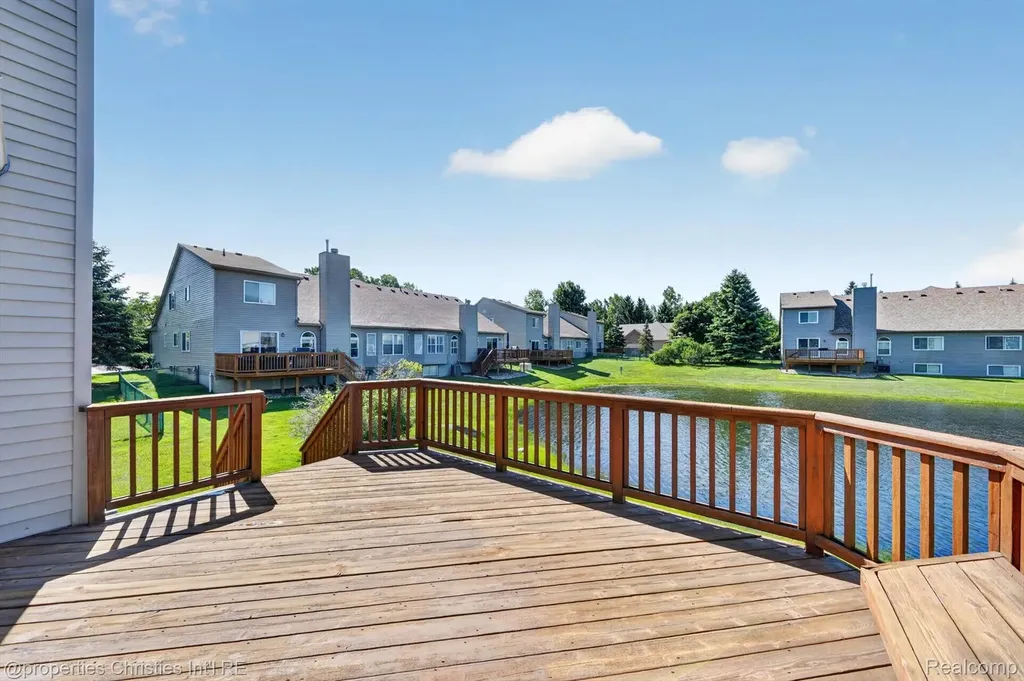 237 Winslow Circle Commerce Charter Township MI 48390