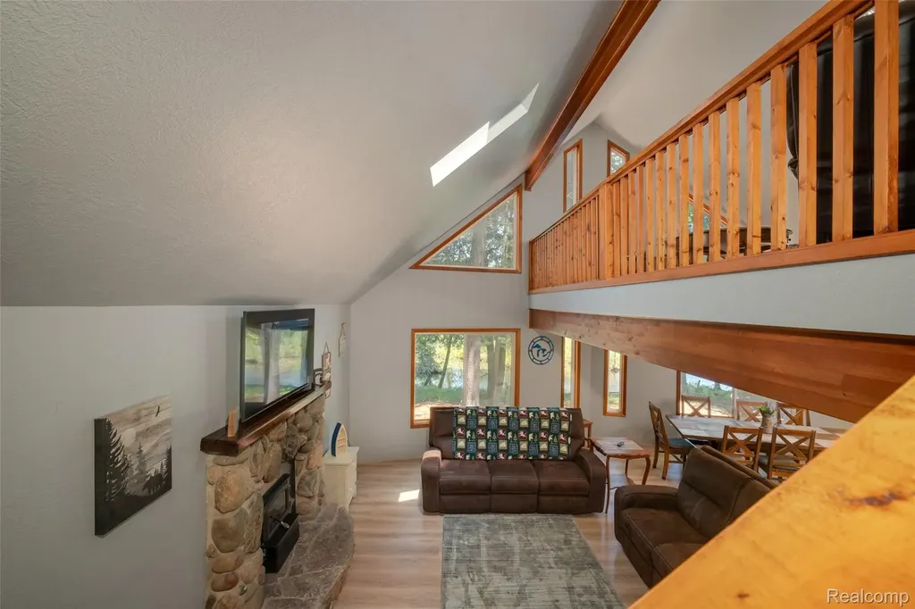 6954 Aarwood Trail NW Clearwater Township MI 49676