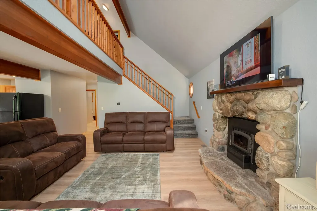 6954 Aarwood Trail NW Clearwater Township MI 49676
