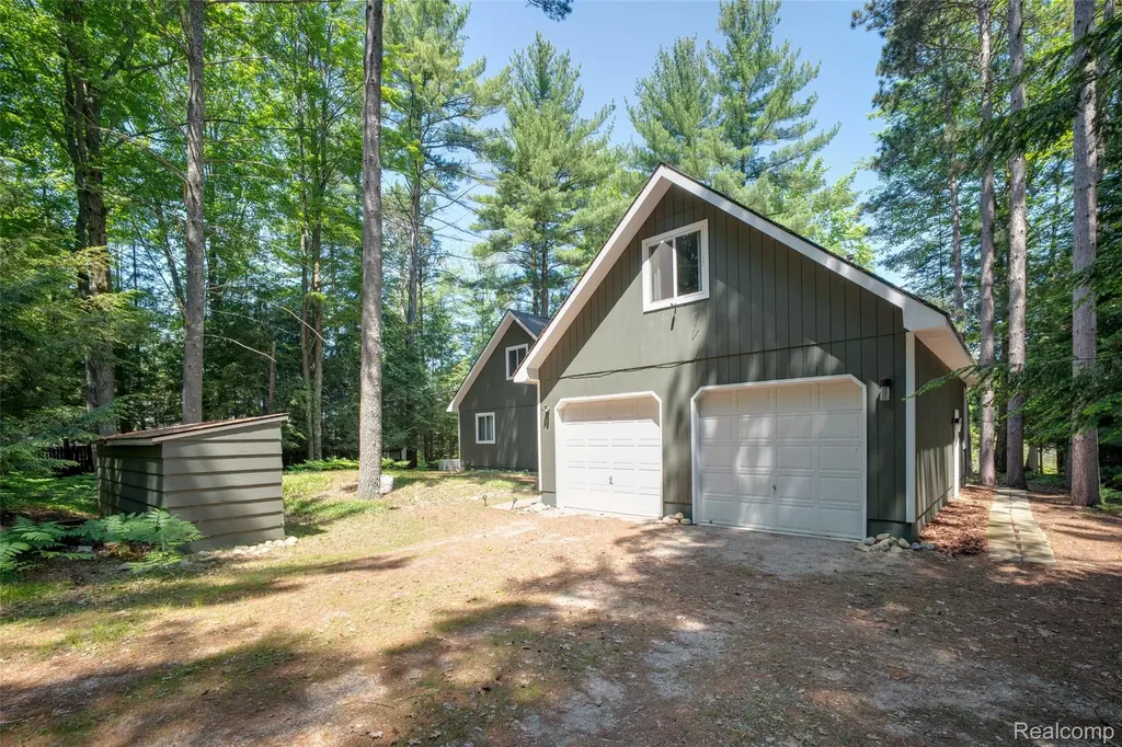 6954 Aarwood Trail NW Clearwater Township MI 49676