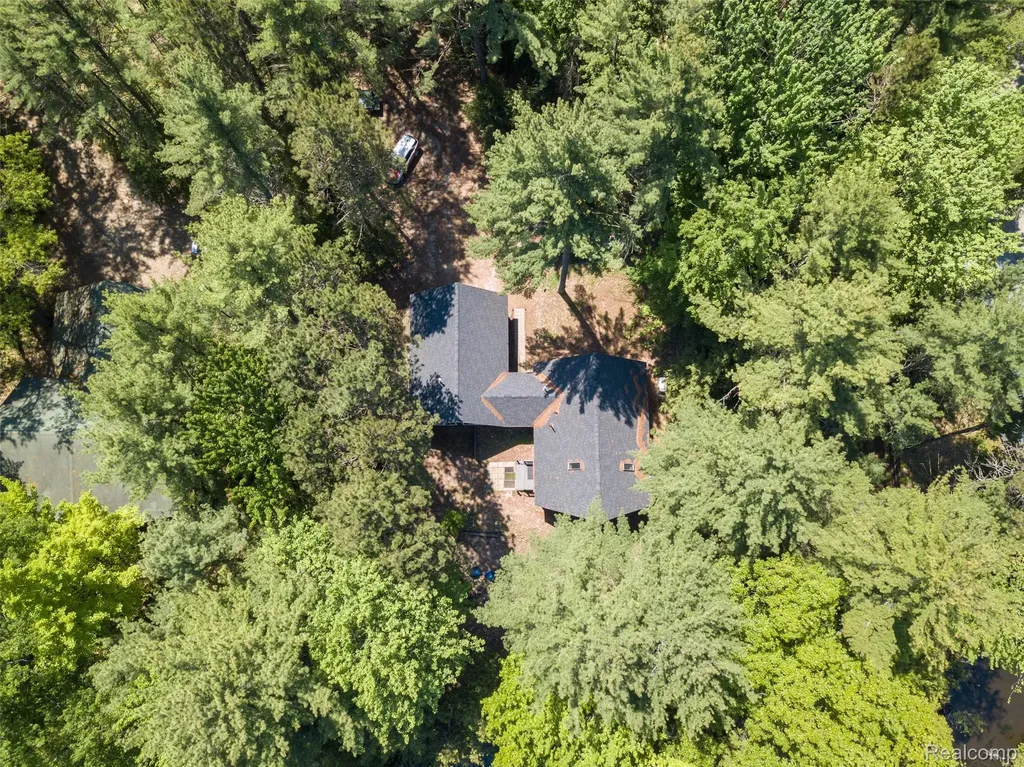 6954 Aarwood Trail NW Clearwater Township MI 49676