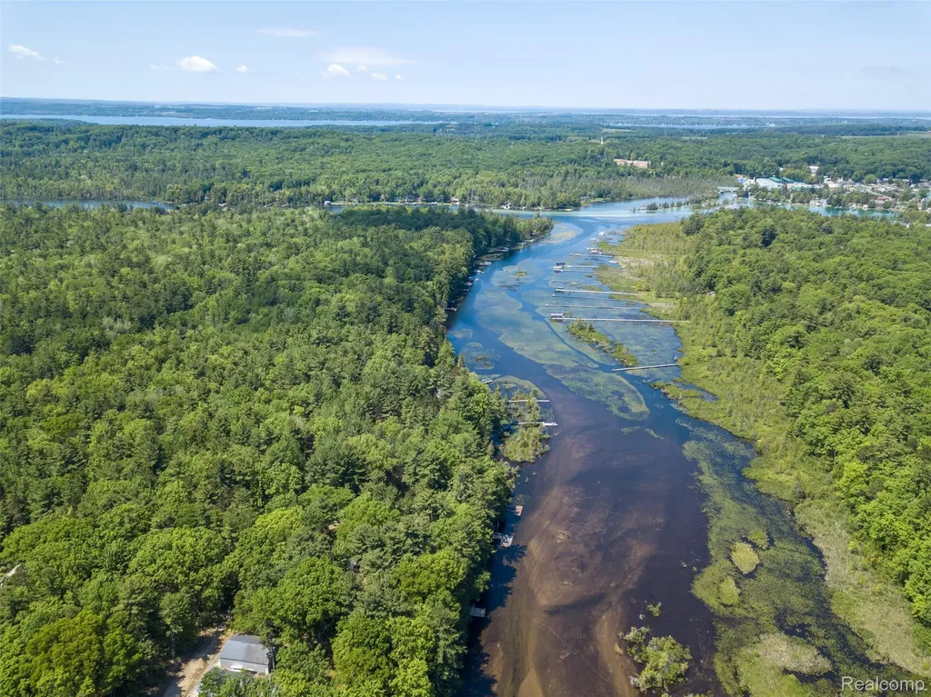 6954 Aarwood Trail NW Clearwater Township MI 49676