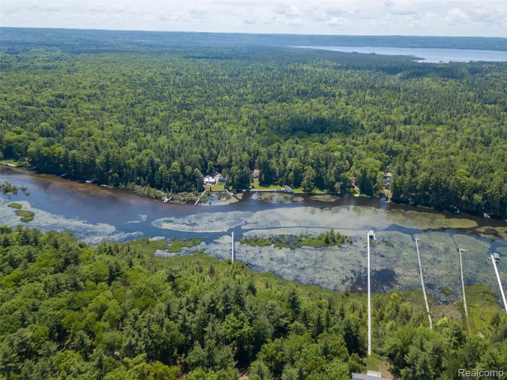6954 Aarwood Trail NW Clearwater Township MI 49676