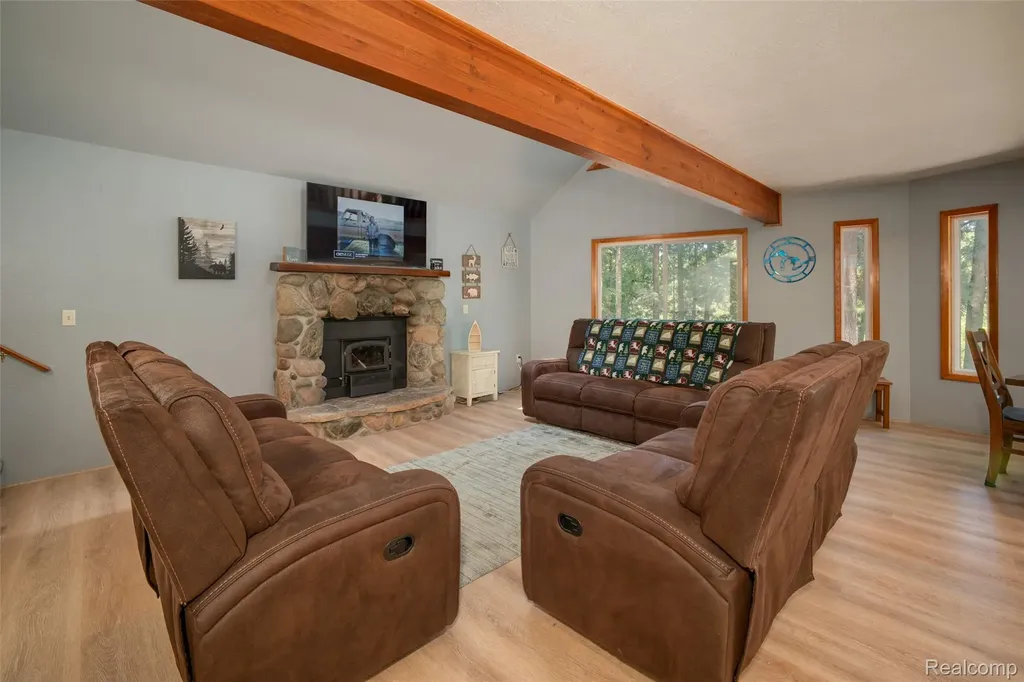 6954 Aarwood Trail NW Clearwater Township MI 49676