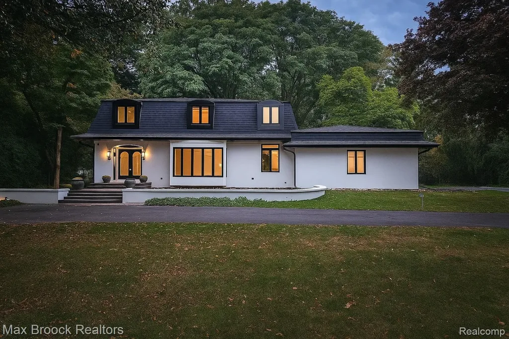 7244 Lahser Road Bloomfield Hills City MI 48301