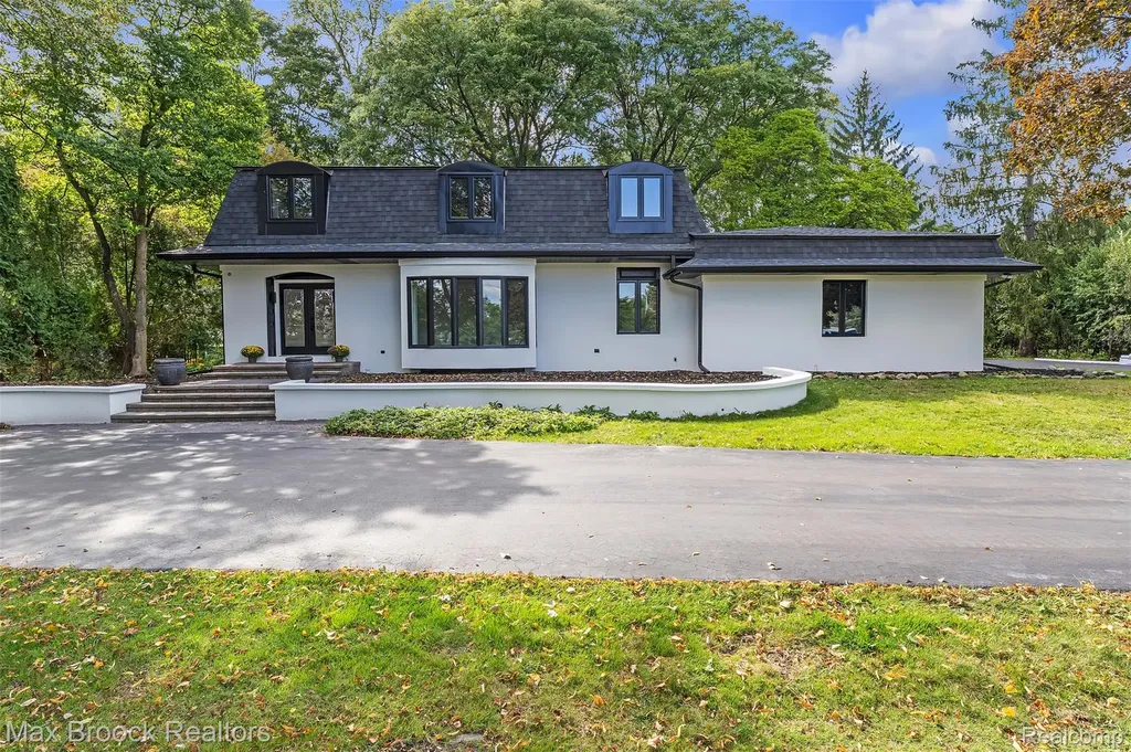 7244 Lahser Road Bloomfield Hills City MI 48301