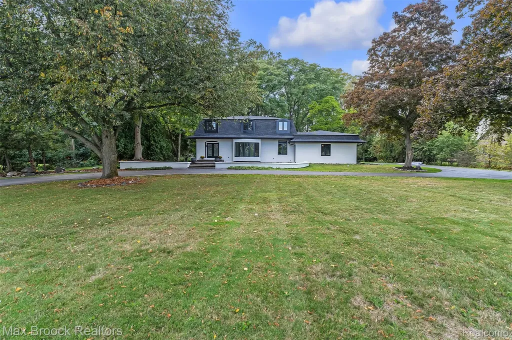7244 Lahser Road Bloomfield Hills City MI 48301