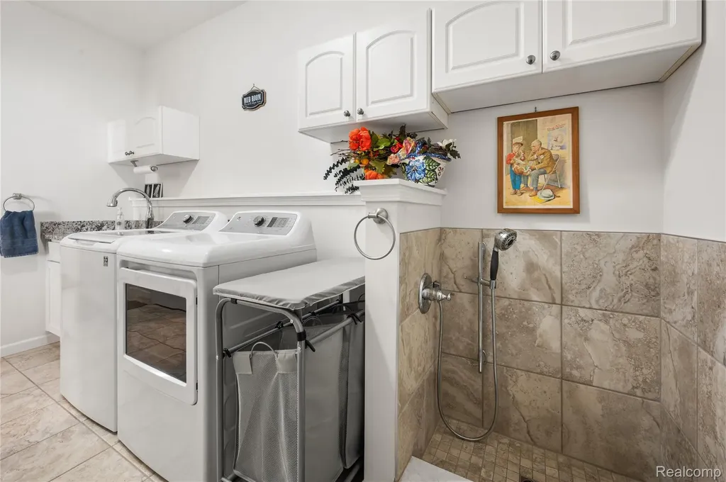 5785 Layton Road Howell Township MI 48836