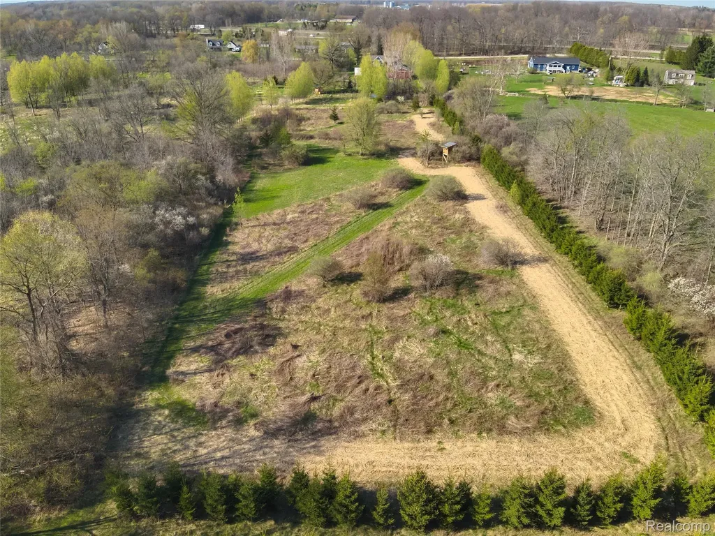 5785 Layton Road Howell Township MI 48836
