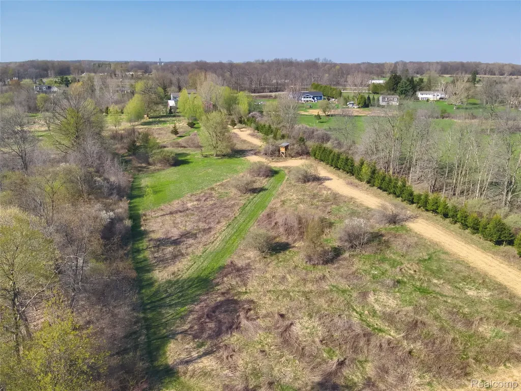 5785 Layton Road Howell Township MI 48836