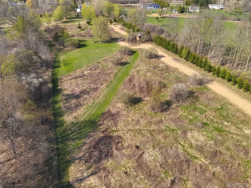 5785 Layton Road Howell Township MI 48836