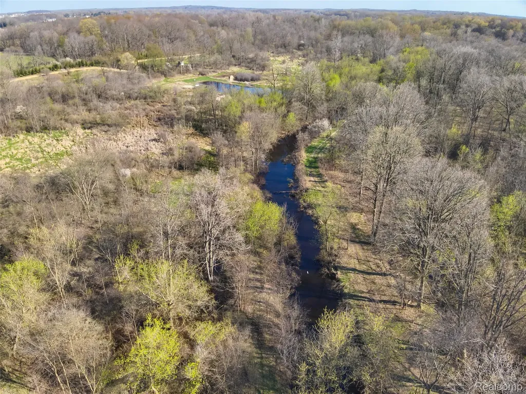 5785 Layton Road Howell Township MI 48836