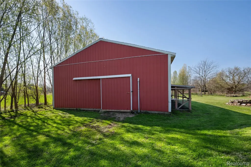 5785 Layton Road Howell Township MI 48836