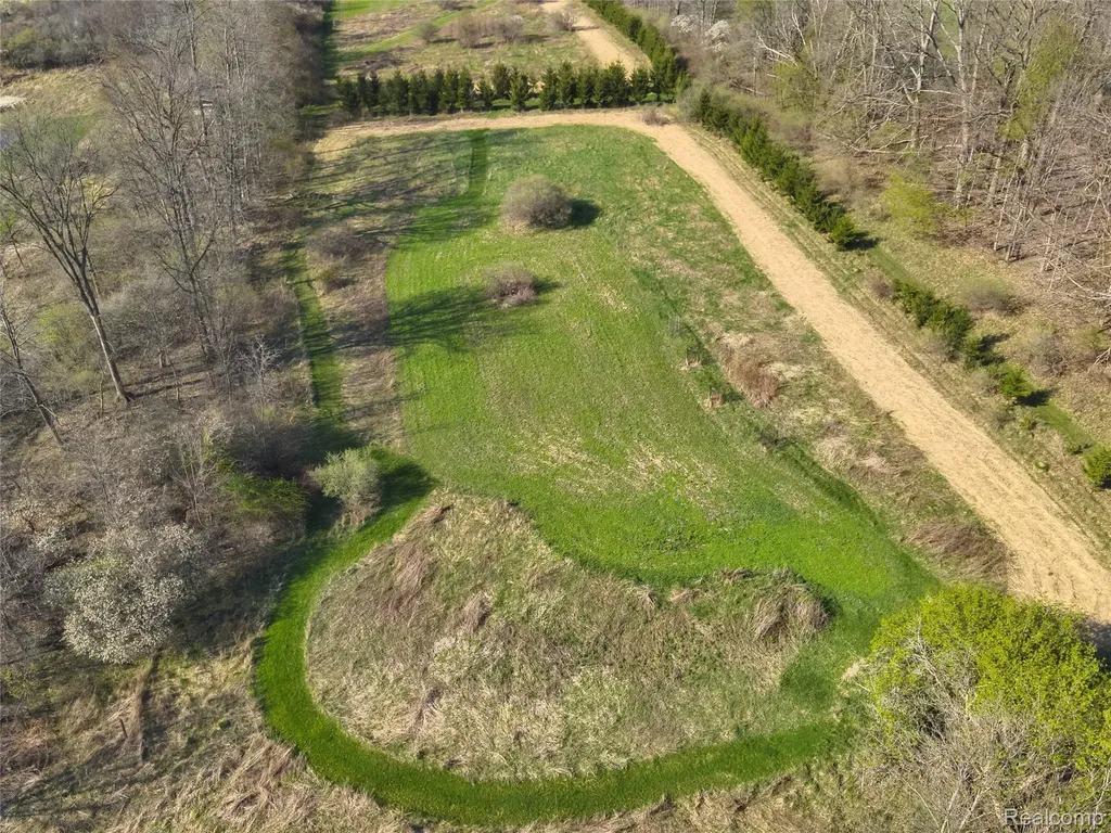 5785 Layton Road Howell Township MI 48836
