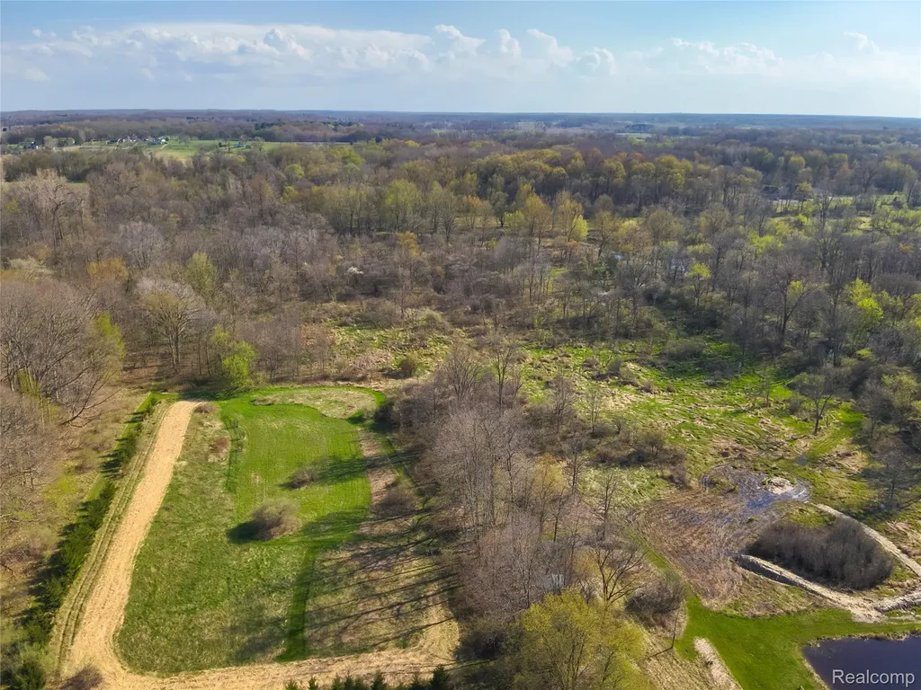 5785 Layton Road Howell Township MI 48836