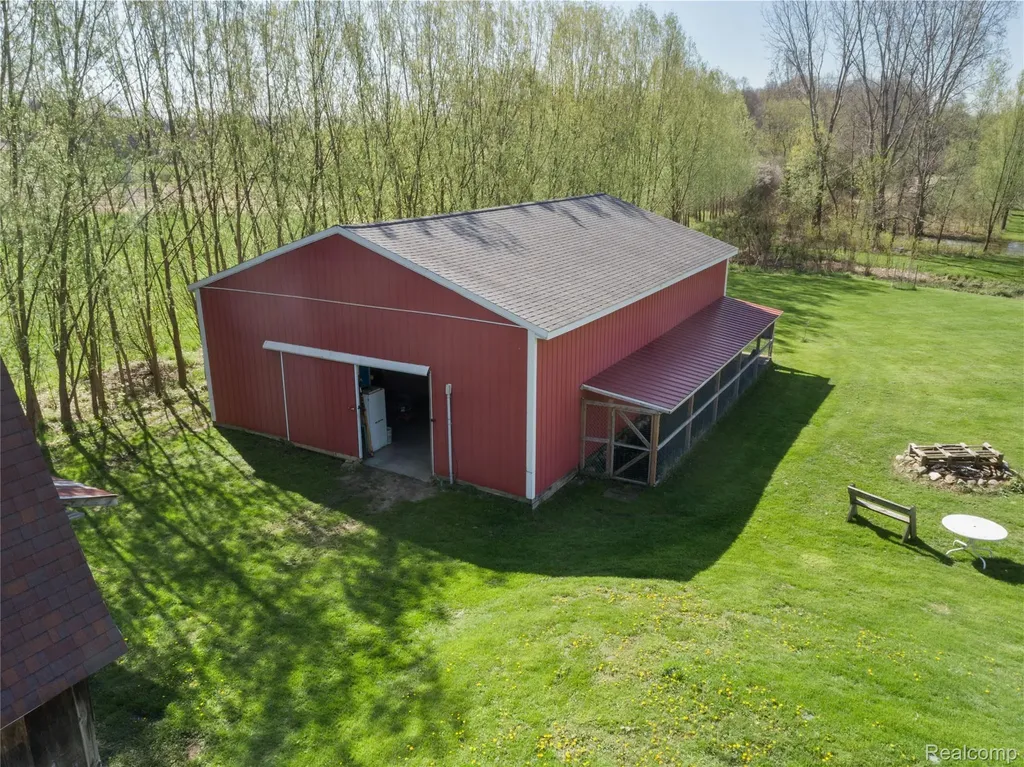 5785 Layton Road Howell Township MI 48836