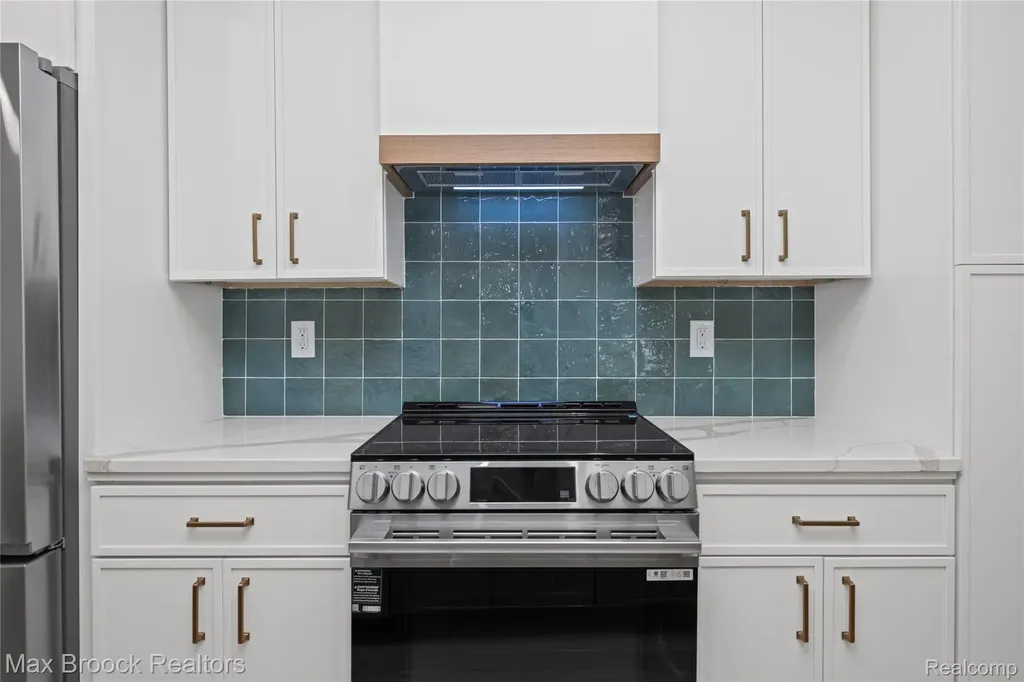 36 Woodward Heights Boulevard Pleasant Ridge City MI 48069