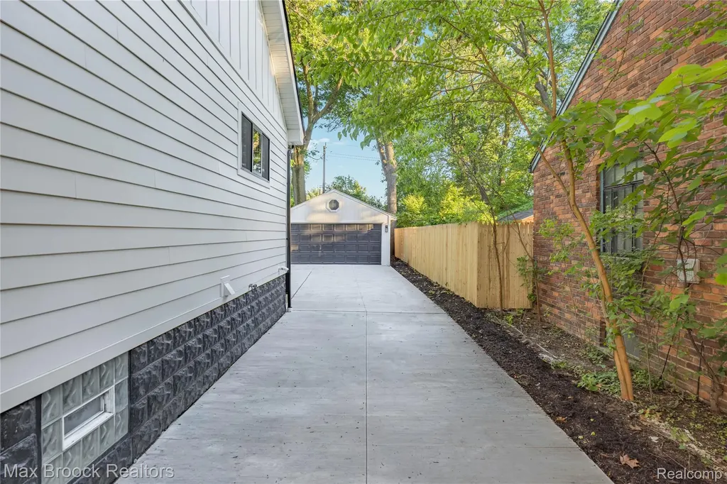 36 Woodward Heights Boulevard Pleasant Ridge City MI 48069